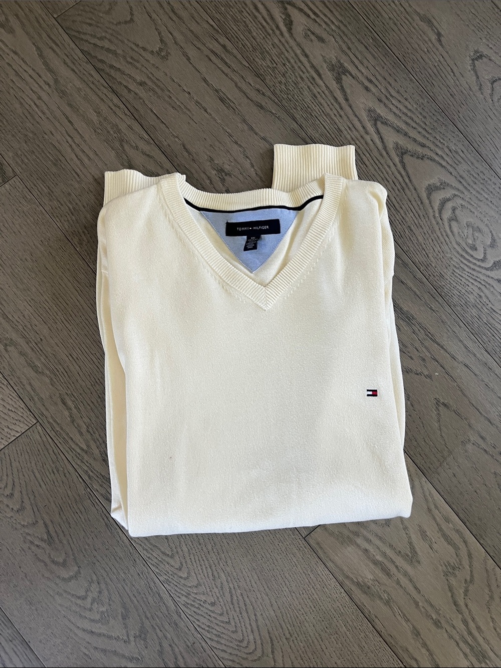 NWOT Tommy Hilfiger Men's V-Neck Cream Sweater
